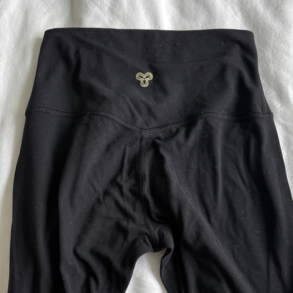 Aritzia Black High-Waisted Leggings